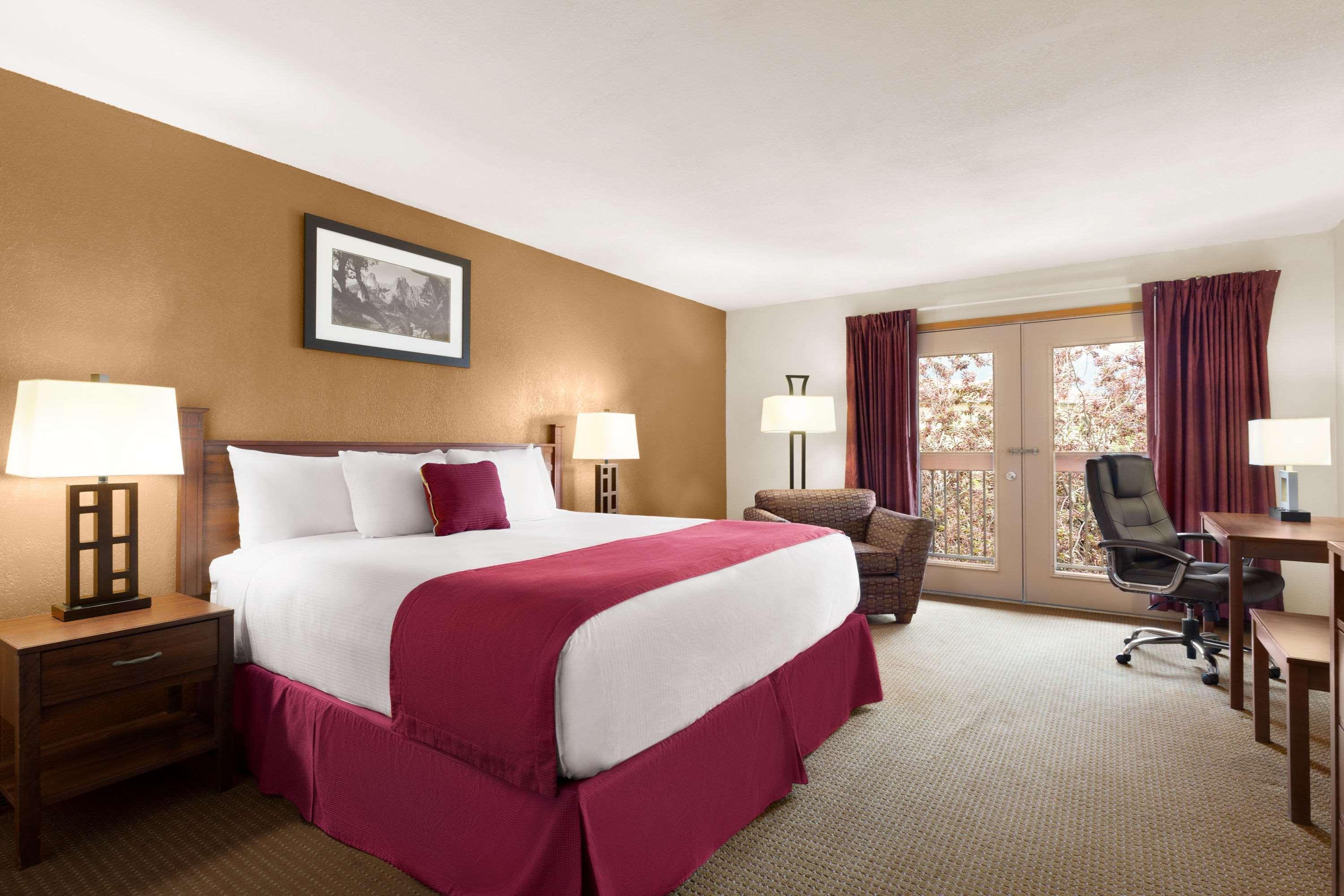 Baymont By Wyndham Cortez Esterno foto